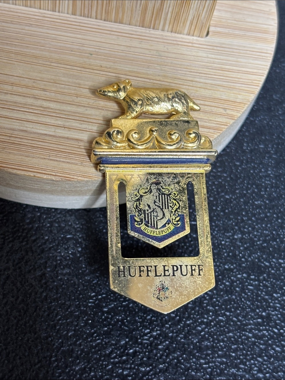 Harry Potter Hufflepuff Gold Tone Bookmark Clip